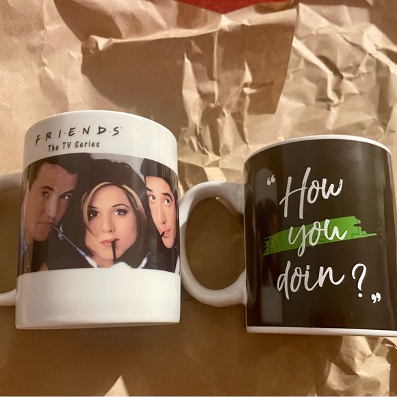 FRIENDS Other - Friends TV Series Mug Set - Black and White